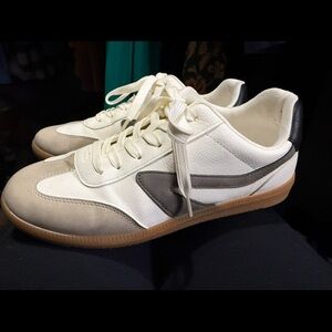 Dolce Vita Sneakers